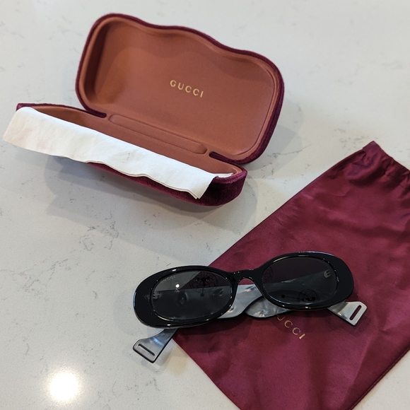 Gucci Accessories - Gucci Black Oval Women's Sunglasses with Burgundy Case & Pouch